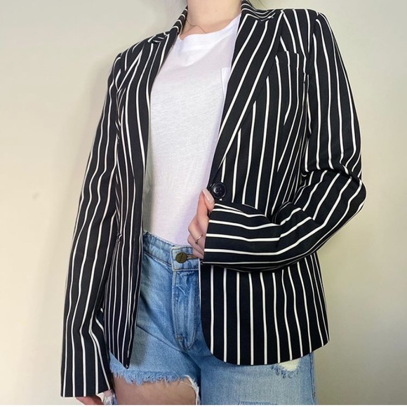 Stripped Black and White jacket - Picture 1 of 2